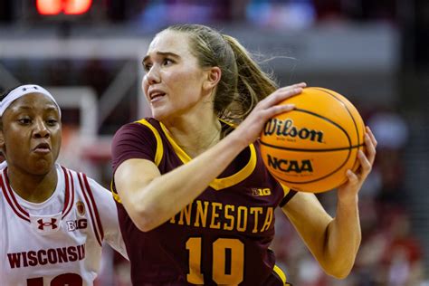 Gophers star Mara Braun suffers foot injury that requires surgery - Sports Illustrated Minnesota ...