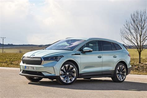 Skoda Enyaq IV 80 Al Volante Del SUV Elettrico Boemo