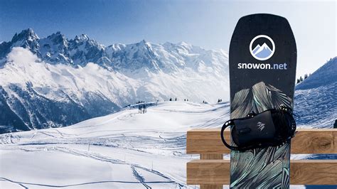 Snowboarding in the mountains - Virtual Backgrounds