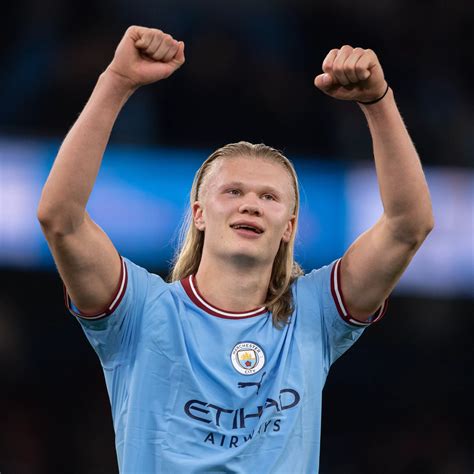 Erling Haaland Man City Striker Wins Fwa Award