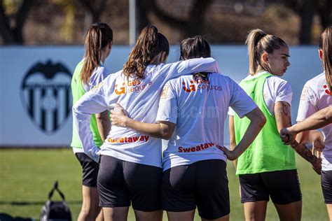 MEJORES IMÁGENES DEL ENTRENAMIENTO DEL VALENCIA CF FEMENINO 06 03 2024