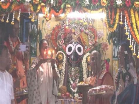 India News Mamata Banerjee Attends Lord Jagannath Yatra In Kolkata