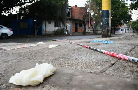 Asesinan a balazos a un chico de 16 años en una casa en construcción en