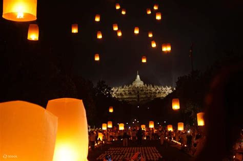 Lentera Malam Hari Waisak 2024 Di Candi Borobudur Di Yogyakarta Klook