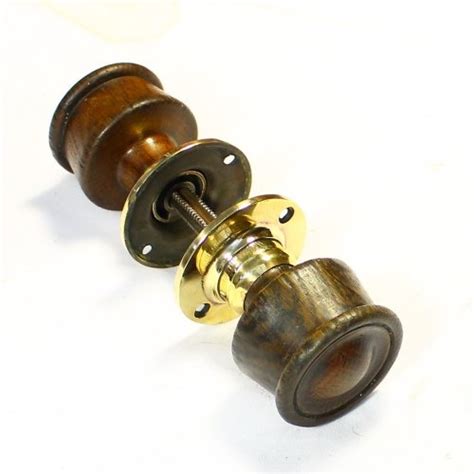 Threaded door knob spindle – Door Knobs