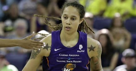 Brittney Griner De Retour Aux Tats Unis Apr S Son Emprisonnement En