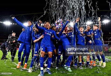 Fa Youth Cup Photos and Premium High Res Pictures - Getty Images