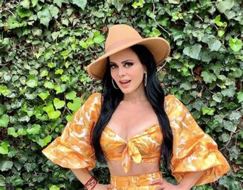 Maribel Guardia luce su silueta en vestido estampado a sus 60 años Fama