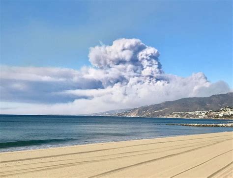 Entire City of Malibu Under Mandatory Evacuation, as Woolsey Fire Burns ...