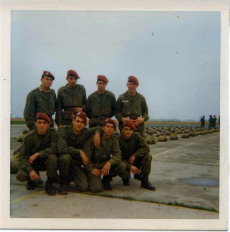 Photo De Classe PREMIER SAUT EN PARACHUTE De 1974 Ecole Des Troupes