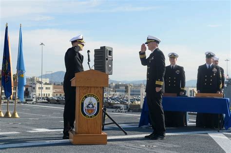 DVIDS - News - USS Savannah (LCS 28) Blue Crew Conducts Change of Command