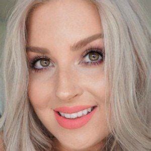 Shannon Harris - Age, Family, Bio | Famous Birthdays