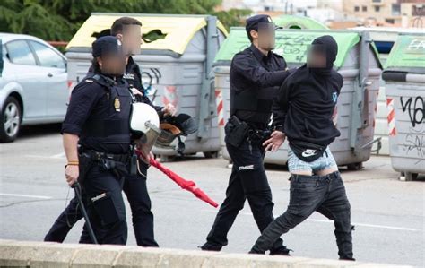 Ultras Detenidos En Espa A Tras La Paliza Al Aficionado Donostiarra