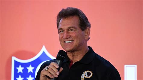 Joe Theismann still inspiring decades after horrific injury