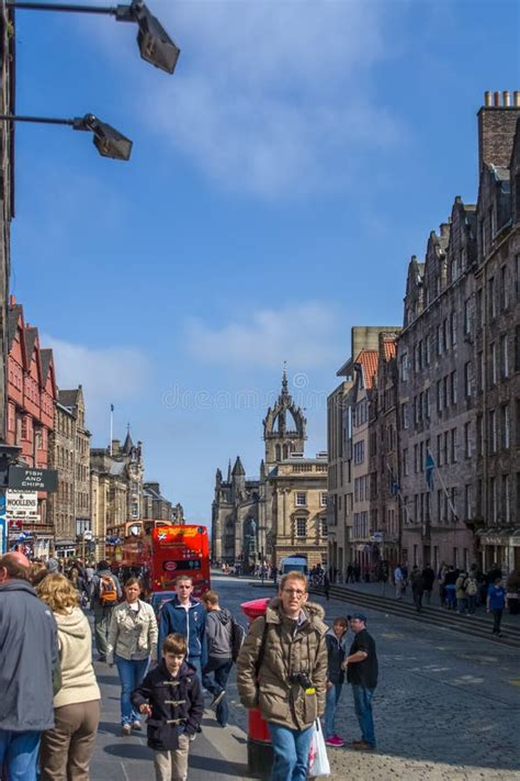 Edinburgh Scotland Uk 04202014 View Of Edinburgh City Center