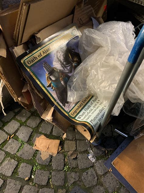 He broke his oath they broke his card : r/mtgGore