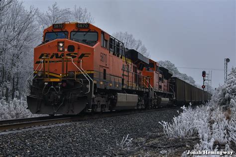 BNSF 5870 The DPU S Of As Loaded TXUX Coal Train Head Sout Flickr