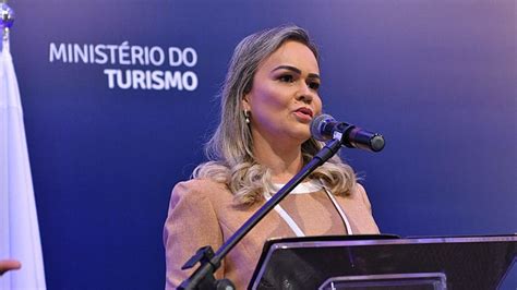 Estou como ministra diz Daniela após ser cotada para deixar o cargo