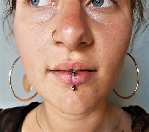 The Complete Guide To Getting A Vertical Labret Piercing Off