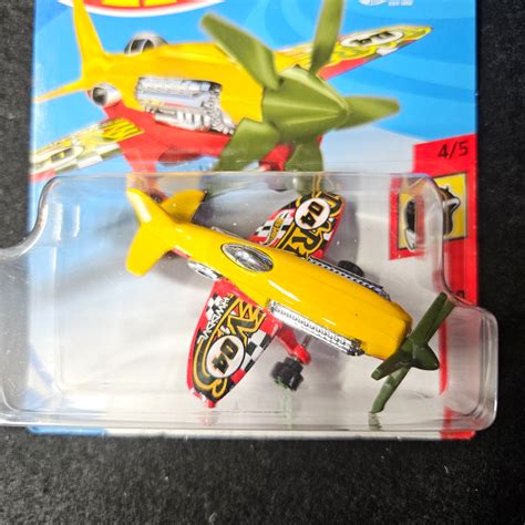 Hot Wheels HW Daredevils Yellow Mad Propz Scale Airplane EBay