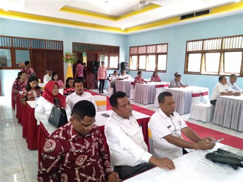 Kadis Dikbud Provinsi Maluku Buka Kegiatan Iht Smk Pariwisata St