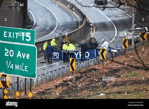 Queens New York Usa 01st Jan 2024 Authorities Investigate A Crash