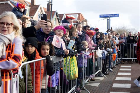 O Kom Er Eens Kijken Foto S Van De Intocht Van Sinterklaas In