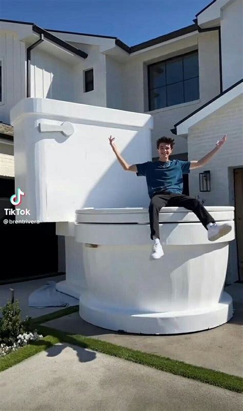 Guys Brent S Made A Guinness World Record For World S Largest Toilet