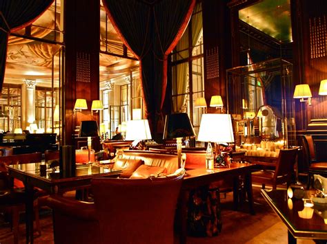 Le Bar 228 De Lhôtel Meurice Classiquement Vôtre Silencio