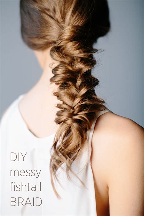 Diy Messy Fishtail Braid Diy Weddings Diy Messy Fishtail