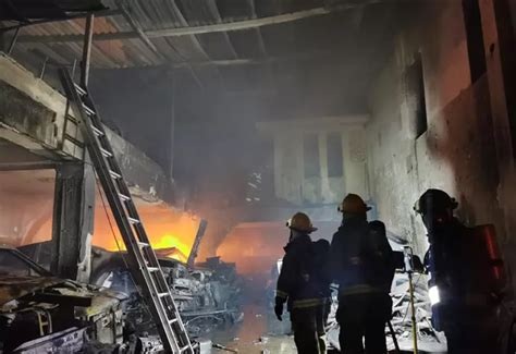 Incendio En Taller Mecánico Deja Daños Cuantiosos Seis Autos Quemados