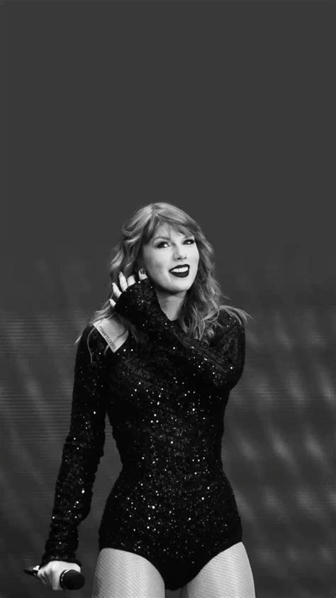 Taylor Swift Rocks Out In All Black Bodysuit During Reputation Tour Artofit