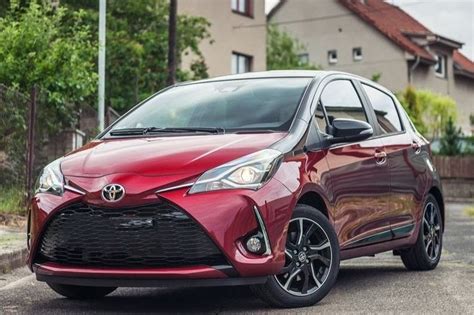 Toyota Yaris Hybrid Bi Tone Automatik 2018 God