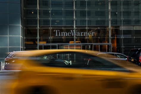 Cnn New York Office Evacuated While On Air After Suspicious Package Sent To Time Warner Center