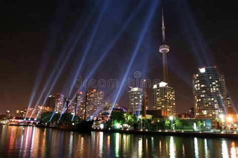 Toronto Skyline editorial photography. Image of attraction - 4973367