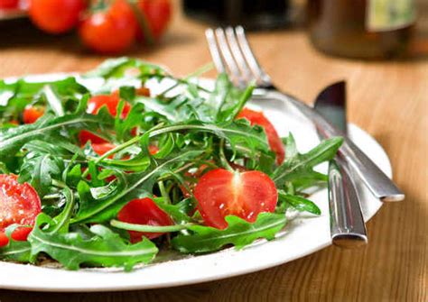 Ensalada de rúcula con aliño de mostaza y miel Receta de lacocinadetina