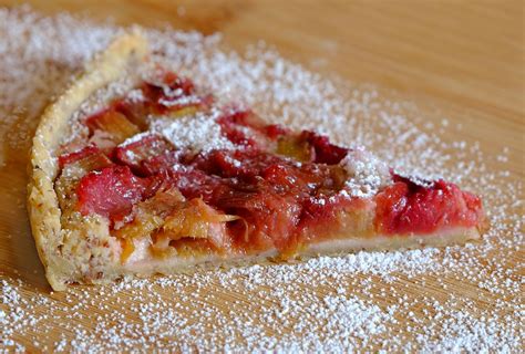 Tarte à La Rhubarbe Pâte Et Crème De Noisettes Et Si Cétait Bon