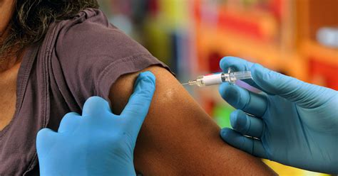 Lower Flu Vaccination Rates At Dialysis Sites With More Black Hispanic