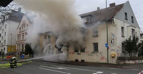 Großbrand in Bielefeld Fünf Menschen werden vor den Flammen gerettet