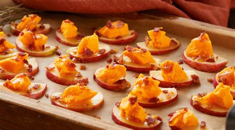 Aged Cheddar, Apple and Bacon Crostini | Wisconsin Cheese