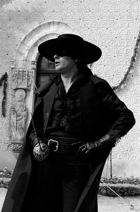 alain delon sur le tournage du film zorro sigurism