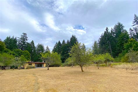 789 Morgan Road — Christine Keefer Personal Real Estate Corporation