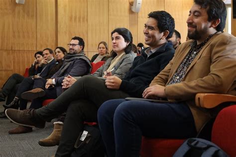 Seminario abordó la urgente necesidad de convertir la educación