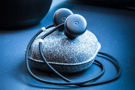 These New Google Earbuds Can Translate 40 Languages In Real