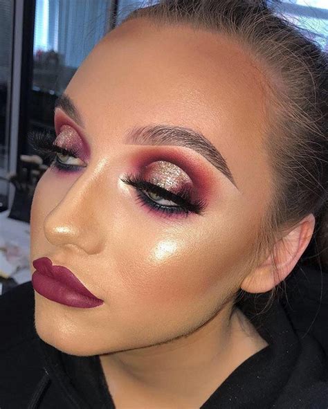 Fabulous Full Glam Makeup Looks To Flaunt This Fall Burgundy Makeup