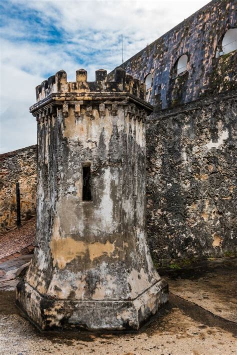 Gun Turret Inside Castillo San Felipe Del Morro Stock Image - Image of ...