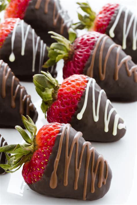 30 Decadent Valentines Day Desserts Insanely Good