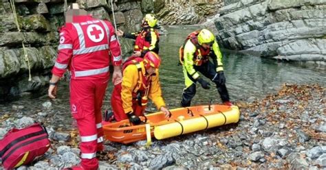 Operaio Edile Precipita Per 10 Metri In Un Burrone Sotto Il Cantiere In