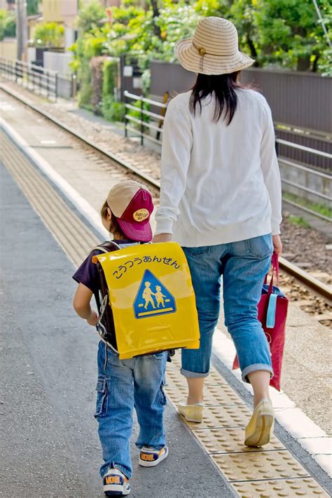 登校拒否・不登校は休ませるといいの？付き添い登校はわがまま？ 脱不登校の道