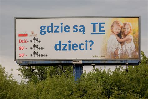 Kim Jest Mateusz K Osek Kt Ry Zala Polsk Religijnymi Billboardami